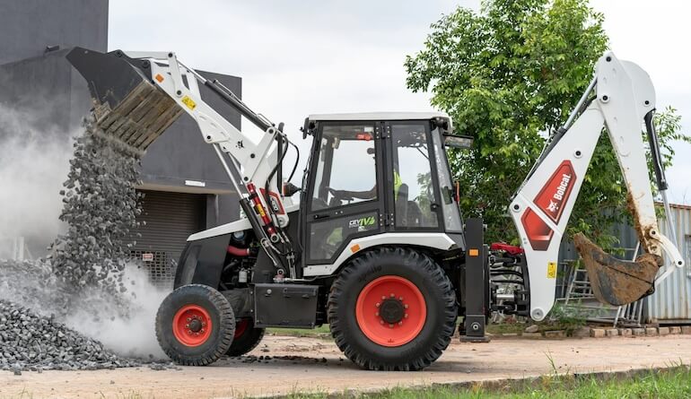 Bobcat B900 Backhoe Loader Capacity